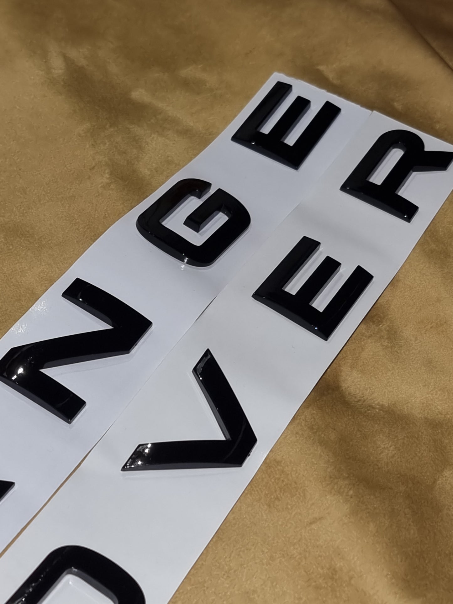 Range Rover Gloss Black Lettering / Badges