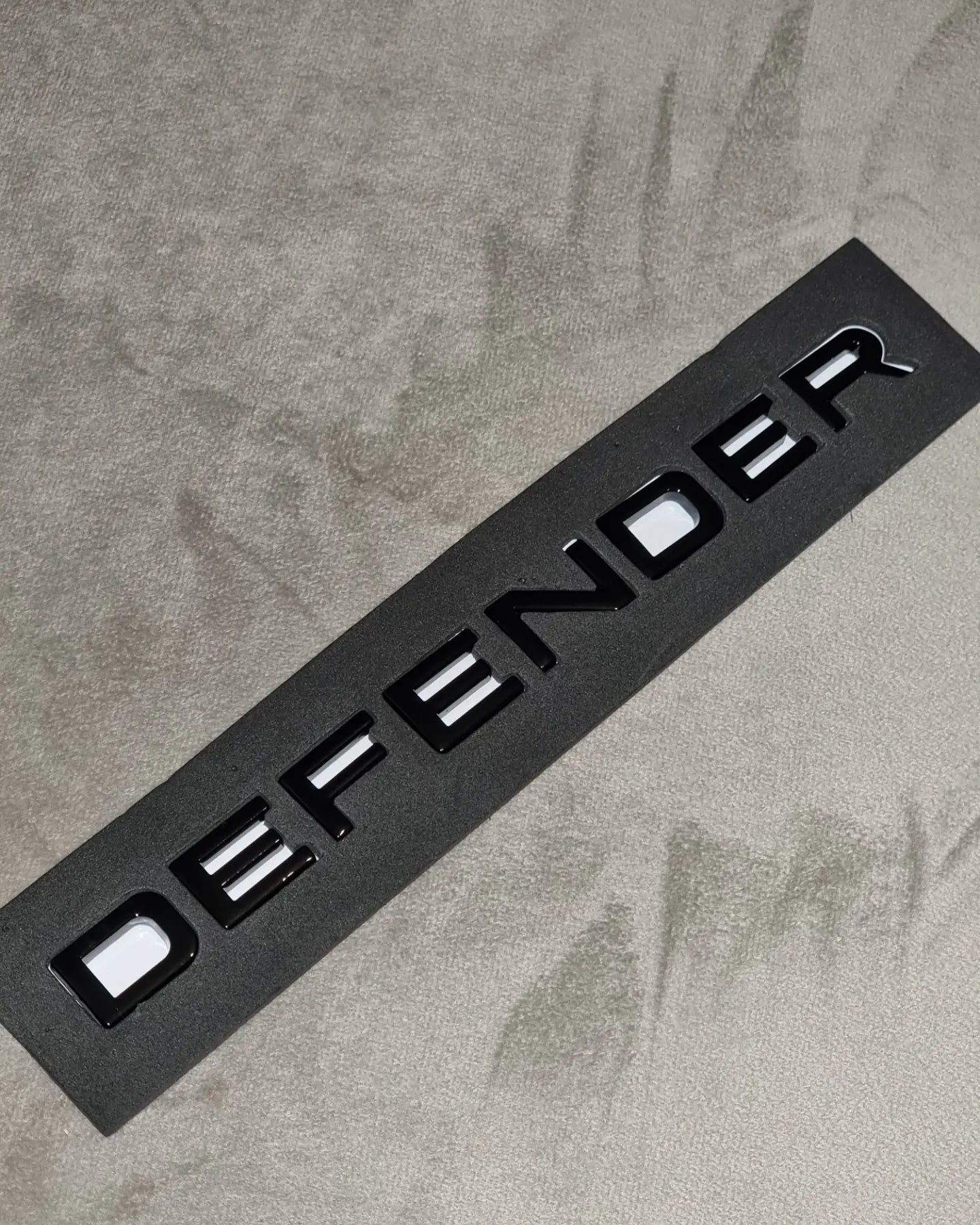 Land Rover Defender Rear Tailgate Badge / Lettering